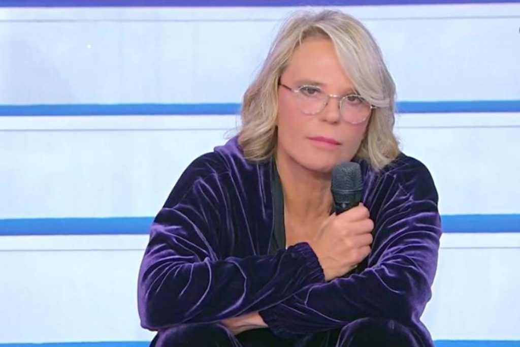 Uomini e Donne, Maria De Filippi interviene nel trono over